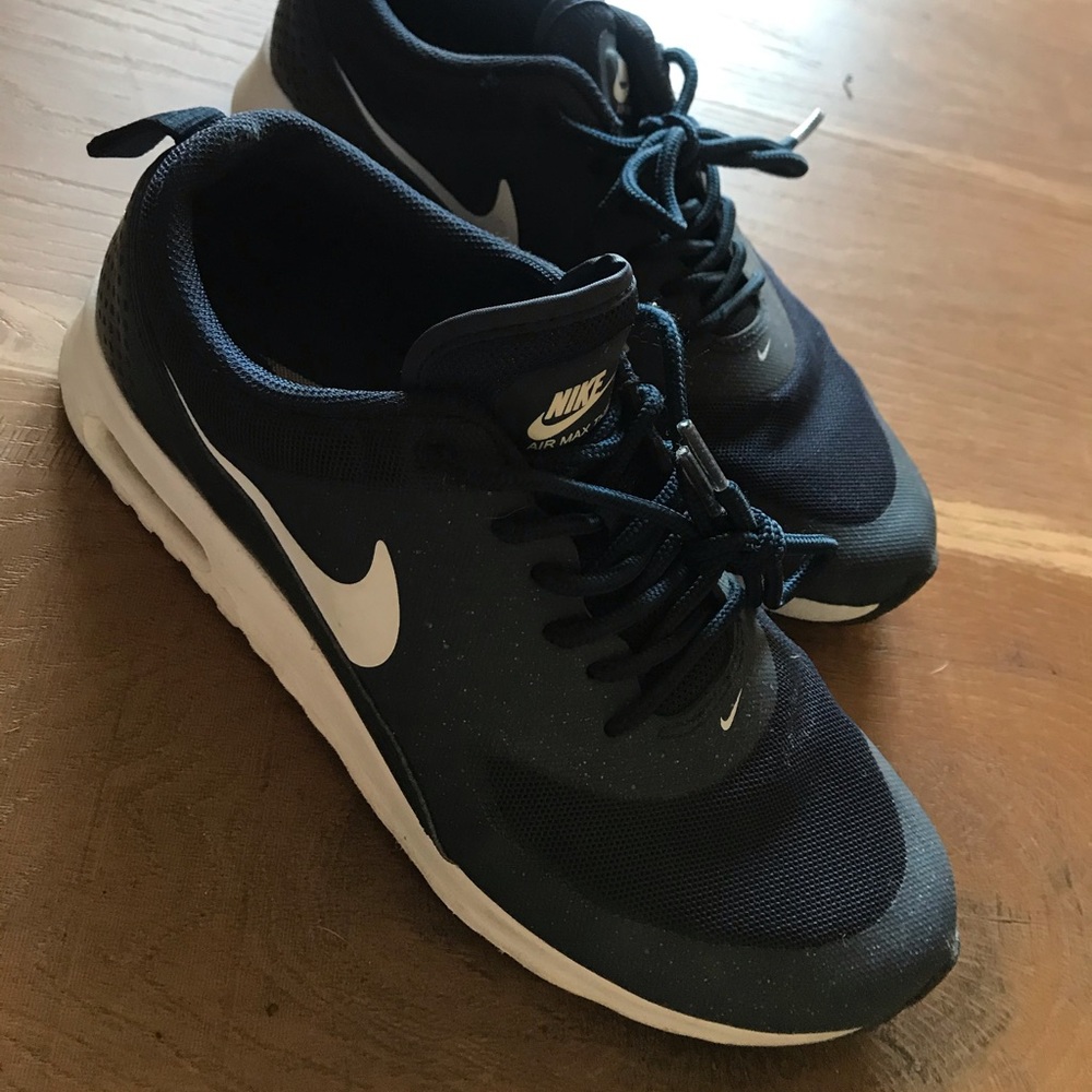 nike airmax thea women’s size 7.5